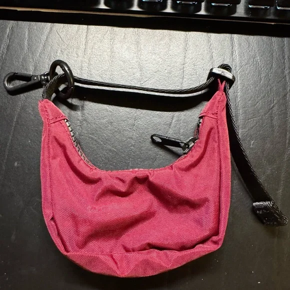 Baggu Crescent Bag Charm in maroon - Picture 2 of 3